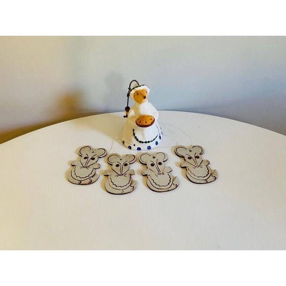 Vintage Miss Mouse Windchimes, Miss Mouse with Bonnet, Mouse with Pie Windchimes - Picture 4 of 10